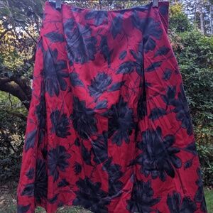 INC Stretch International Concepts Skirt Red and Black Floral Size 10